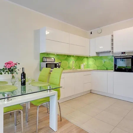 Beautiful Seaside View - 4 Oceans Premium Apartment *