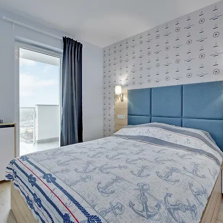 Apartment Beautiful Seaside View - 4 Oceans Premium *
