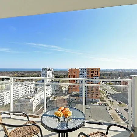 Beautiful Seaside View - 4 Oceans Premium Apartment *
