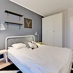 Beautiful Seaside View - 4 Oceans Premium