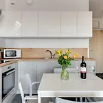 Apartment Beautiful Seaside View - 4 Oceans Premium Danzig