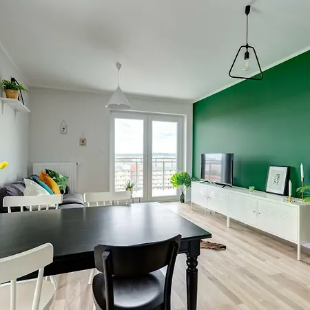 Beautiful Seaside View - 4 Oceans Premium Danzig