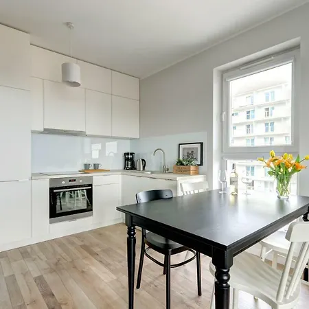 Apartment Beautiful Seaside View - 4 Oceans Premium *