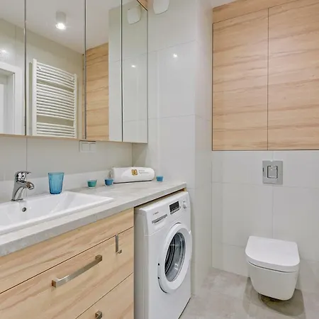 Beautiful Seaside View - 4 Oceans Premium Apartment *