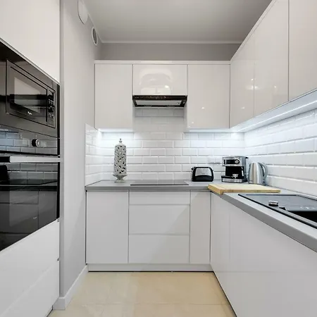 Beautiful Seaside View - 4 Oceans Premium