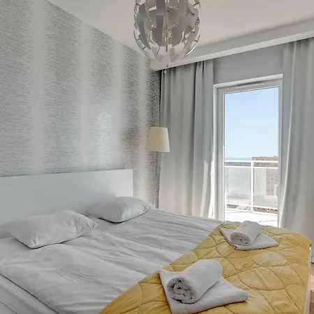 Beautiful Seaside View - 4 Oceans Premium Apartment Gdansk