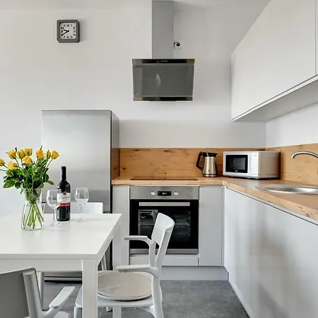 Beautiful Seaside View - 4 Oceans Premium *