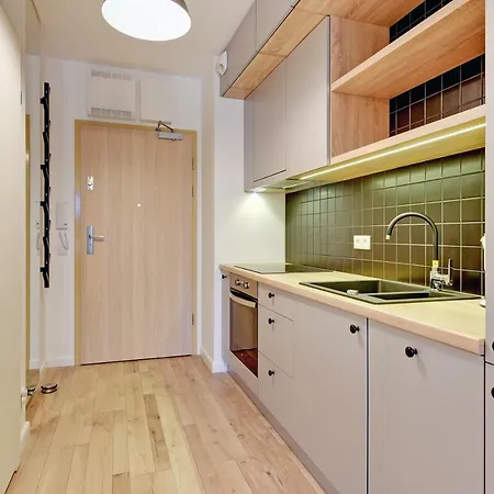 Beautiful Seaside View - 4 Oceans Premium Danzig