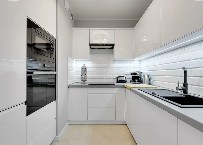 Beautiful Seaside View - 4 Oceans Premium