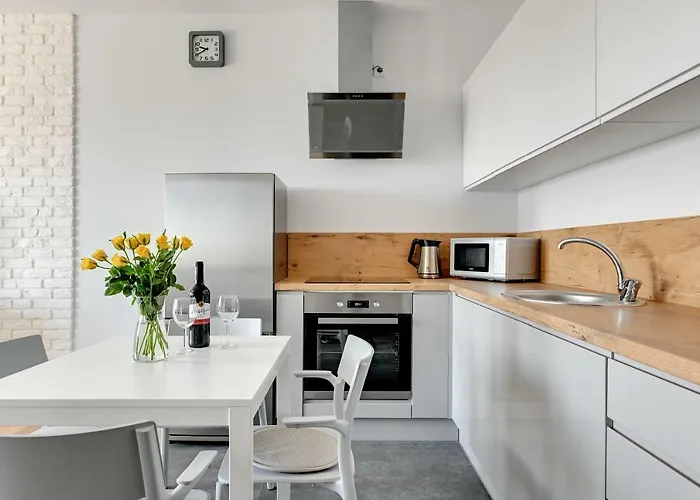 Beautiful Seaside View - 4 Oceans Premium *