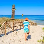 Beautiful Seaside View - 4 Oceans Premium Apartment